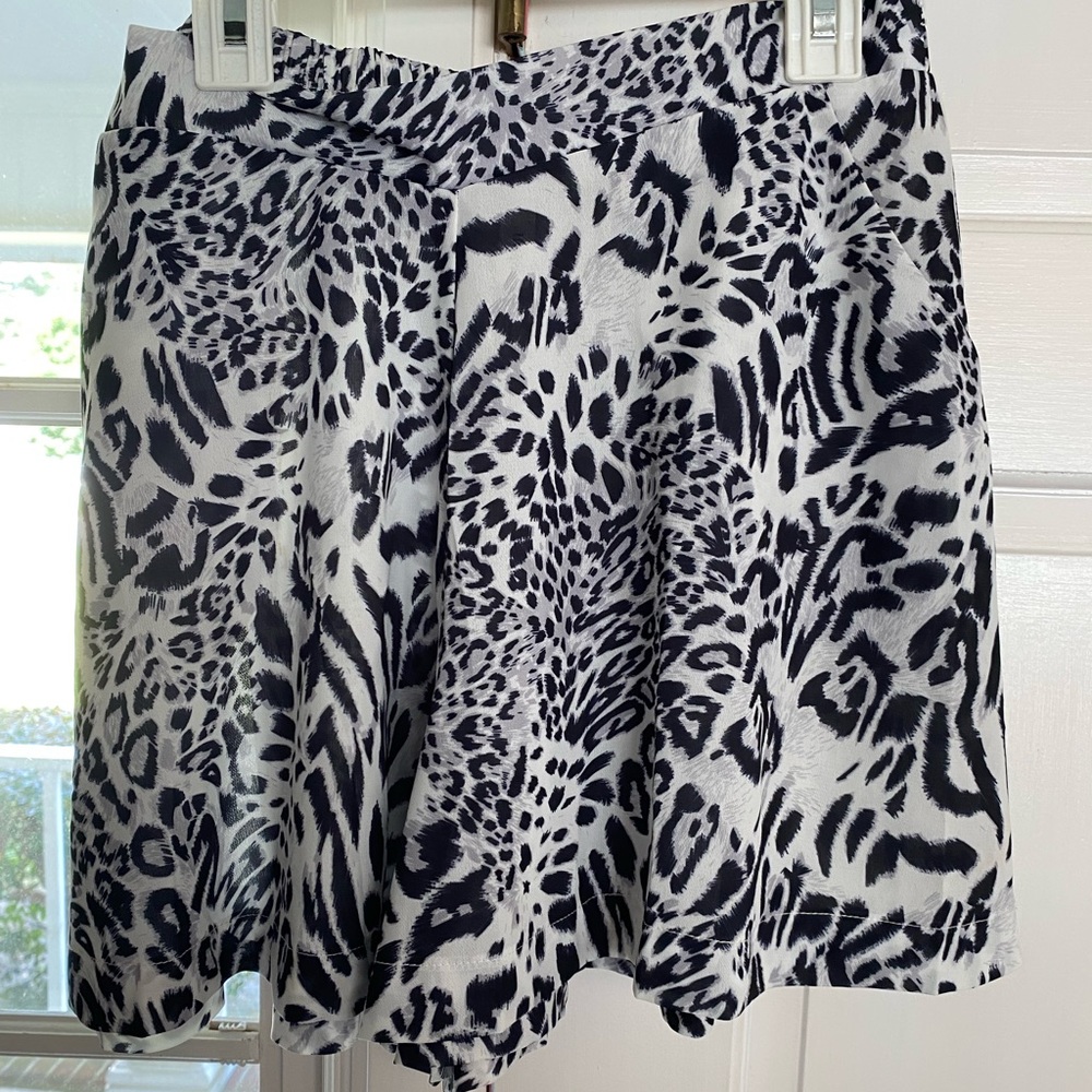 animal print flowy shorts
